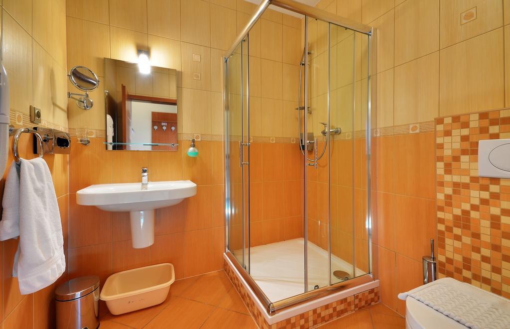 Restaurace A Penzion Kamenec Jilešovice Quarto foto